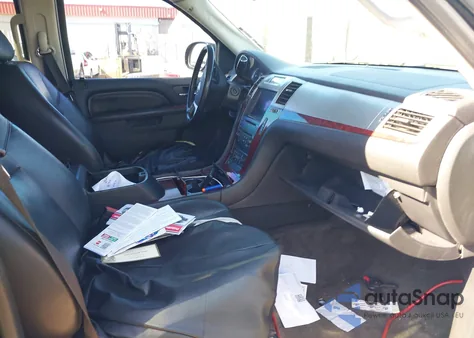 2010 Cadillac Escalade Luxury from USA, damaged, VIN 1GYUCBEF3AR122327